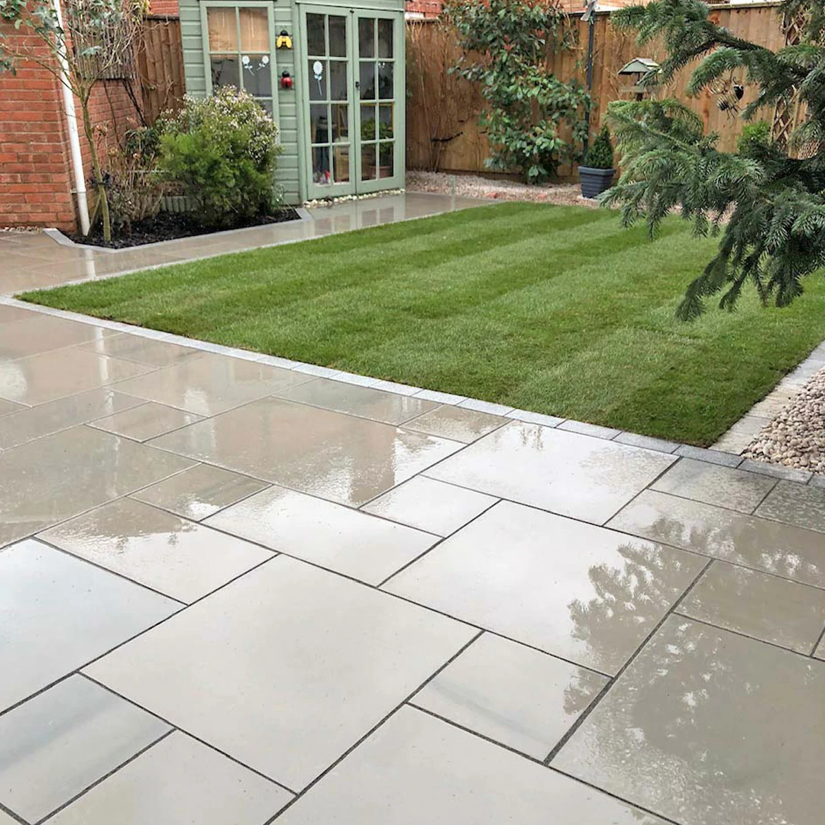 Kandla Grey Indian Sandstone Paving Slabs - Sawn &amp; Honed - Patio Kit - 20mm